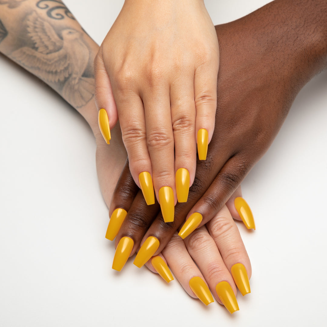 Aprés Gel Couleur HEMA &amp; TPO-free 362 Mustard Only - on nails