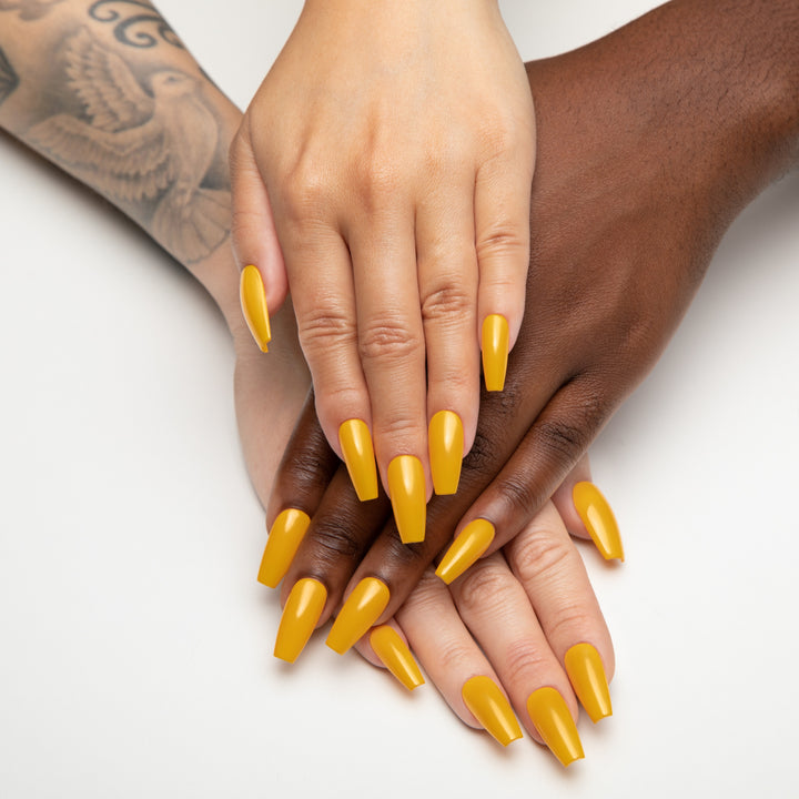 Aprés Gel Couleur HEMA &amp; TPO-free 362 Mustard Only - on nails