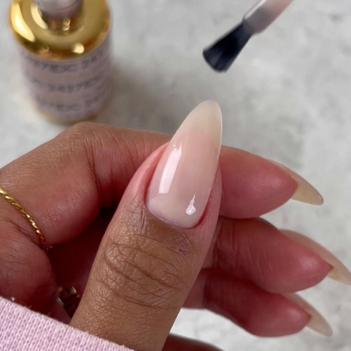 DC DUO GEL MATCHING COLOR 2437 Satin Luna