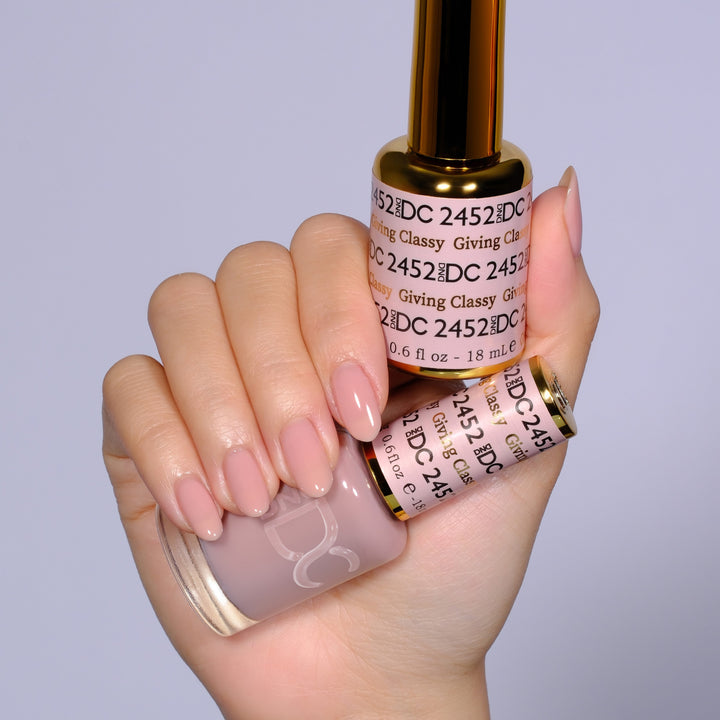 DC DUO GEL MATCHING COLOR 2452 Giving Classy