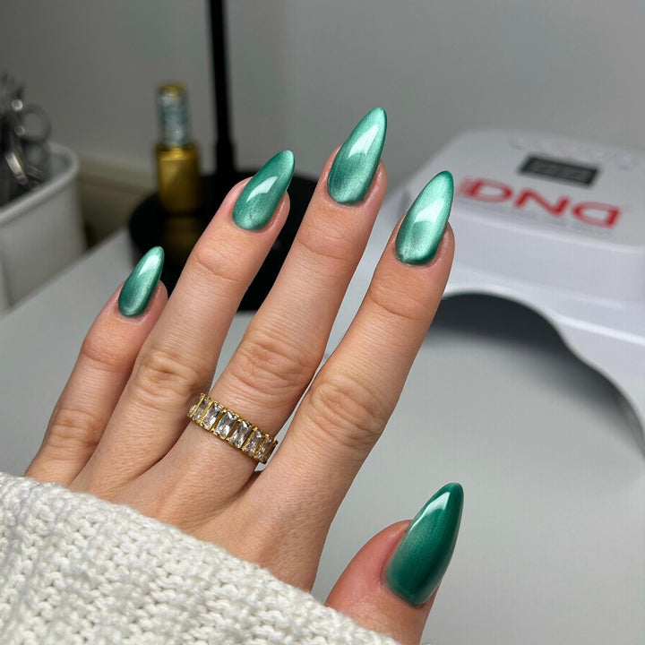 DIVA 9D Mắt Mèo Thủy Tinh 