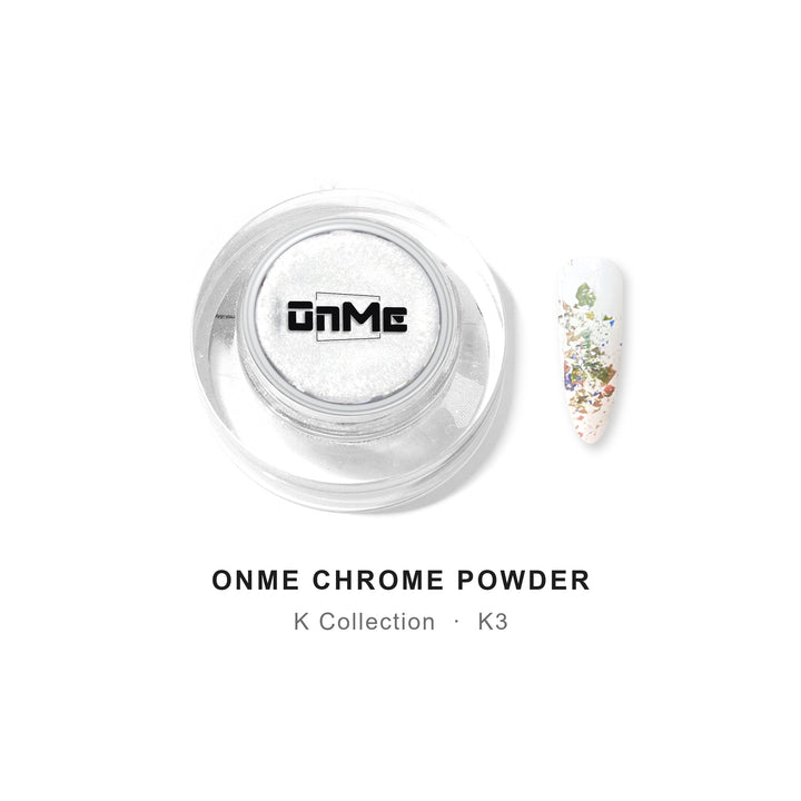 ONME Chrome Powder K3 – gold–green aurora chrome flakes 0.5 g, jar with nail swatch on white base
