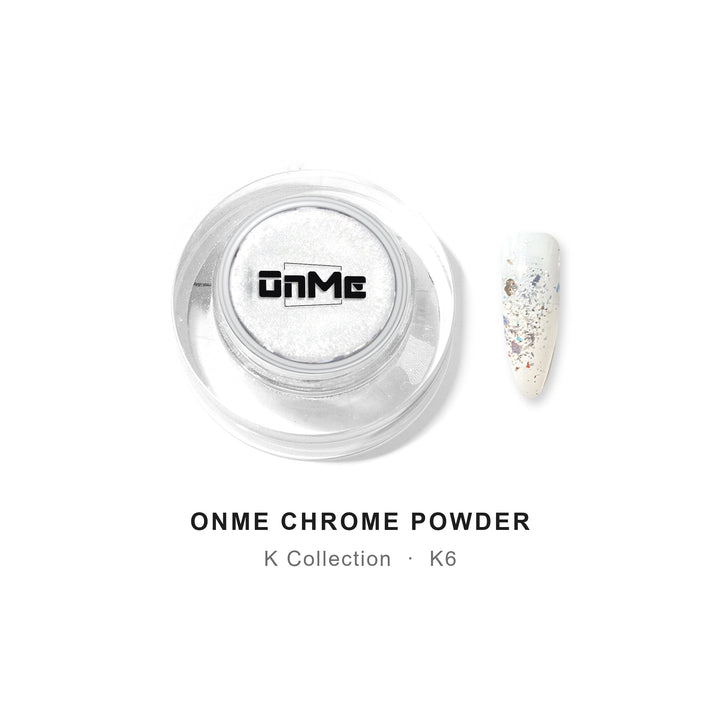ONME Chrome Powder K6 – grey–lilac aurora chrome flakes 0.5 g, jar with nail swatch on white base