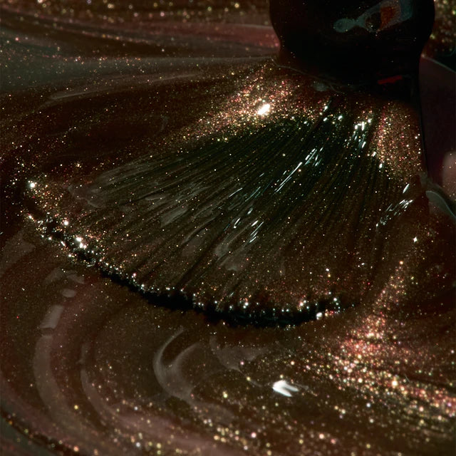 The GelBottle Old Money Magnetic texture close-up with brush