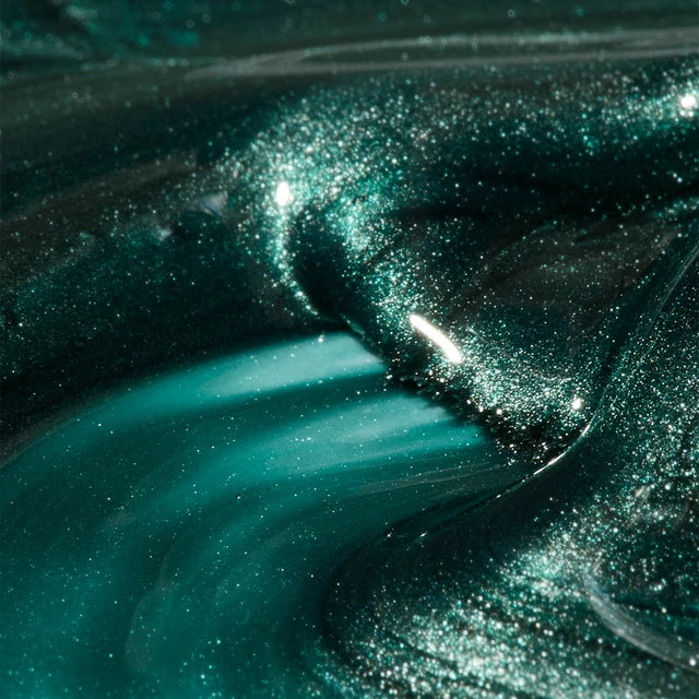 The GelBottle Room Service Magnetic texture close-up with brush