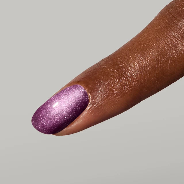 The GelBottle Valet Magnetic on a nail