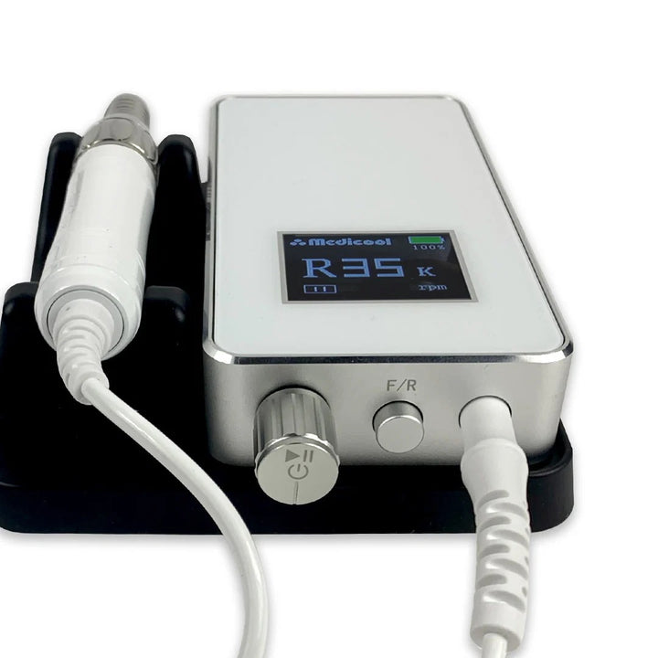 Medicool Pro Power Elite e-file in White: speed dial, F/R button and handpiece in the cradle