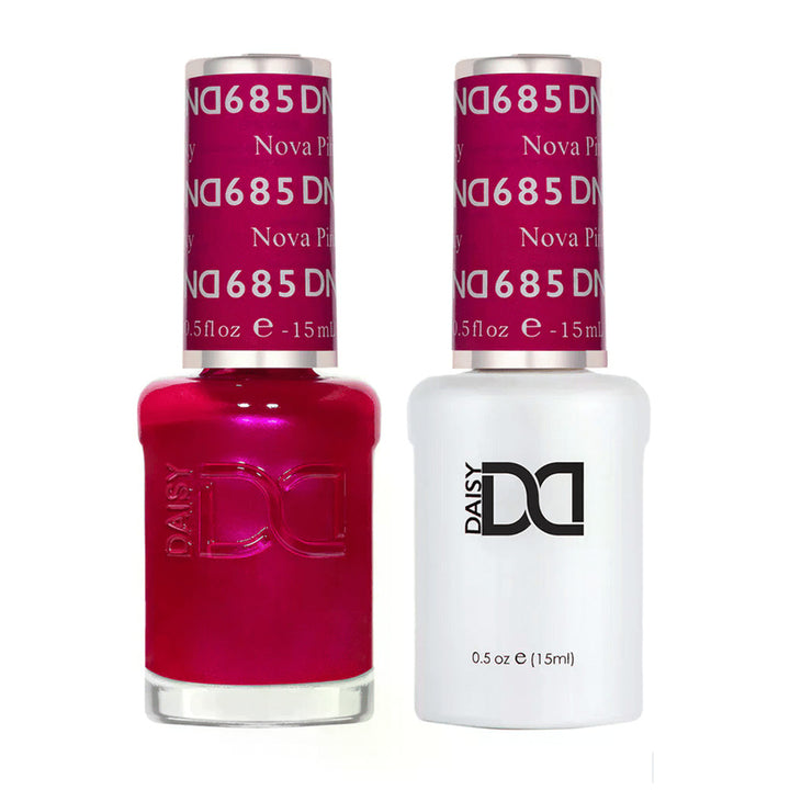 DND Duo 685 Nova Pinky, gel polish and matching nail lacquer bottles
