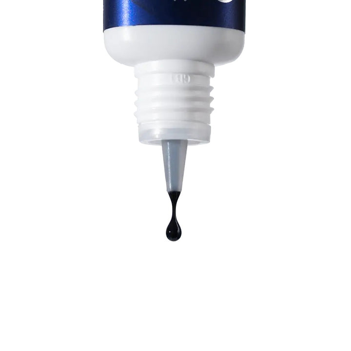 Gollee Thin &amp; Fast Glue A-02, nozzle with a drop of thin black glue