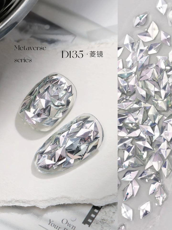 Mr Nail Metaverse Gel 5g D135, clear gel with silver diamond-shaped flakes