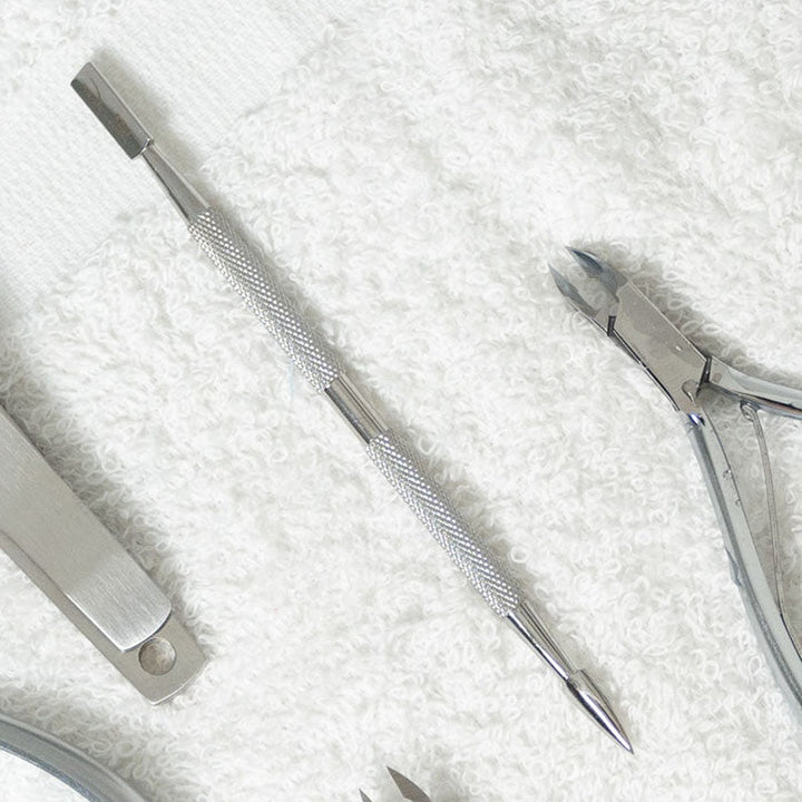 NGHIA S-504 cuticle pusher in use