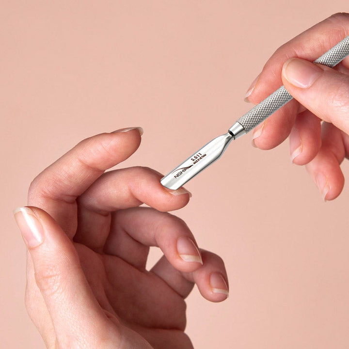 NGHIA S-511 cuticle pusher in use