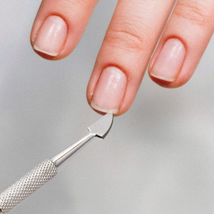 NGHIA S-514 cuticle pusher in use