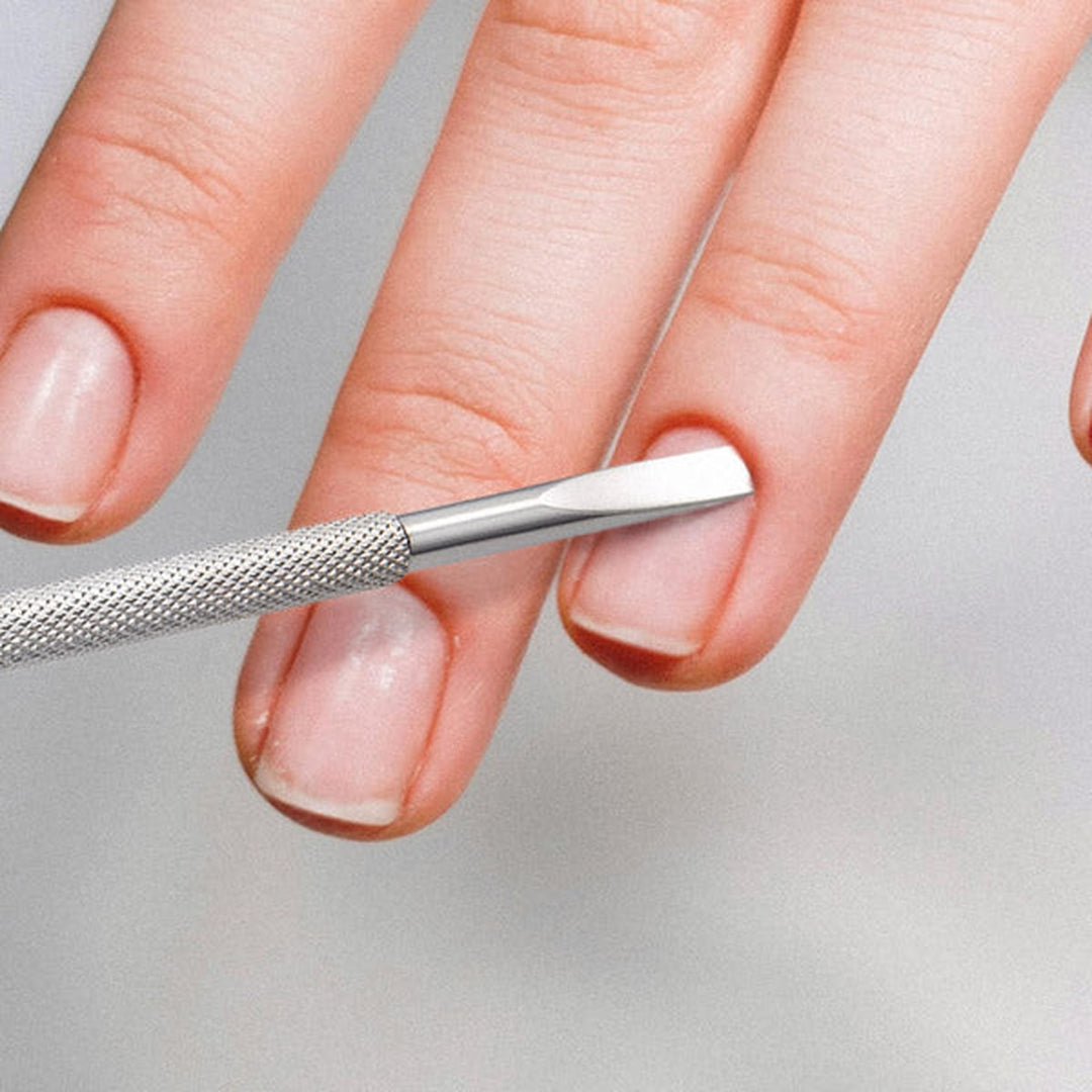 NGHIA S-515 cuticle pusher in use