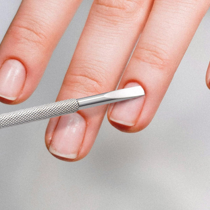 NGHIA S-515 cuticle pusher in use