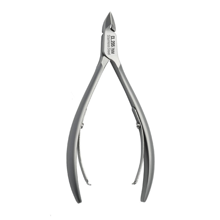 NGHIA CL-205 cuticle nipper in use