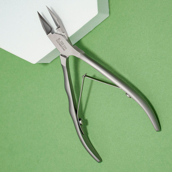 NGHIA NL-202 nail nipper in use