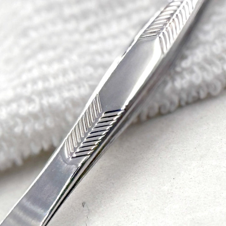 NGHIA N-406 tweezer in use