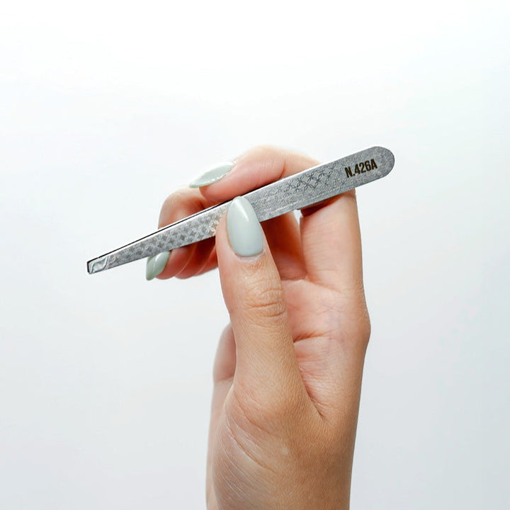 NGHIA N-426C tweezer in use